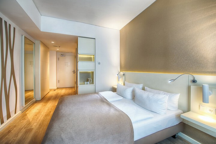 Room 22 of 49
