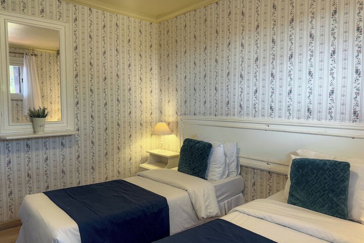 Room 26 of 97