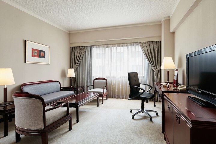 Room 8 of 52