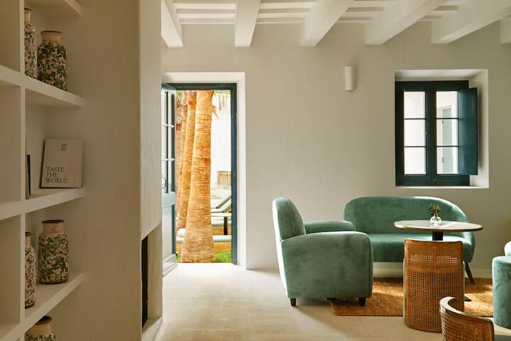 Hotel Interior 6 of 112