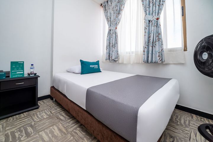 Room 12 of 30