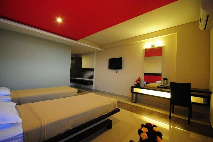 Room 8 of 25