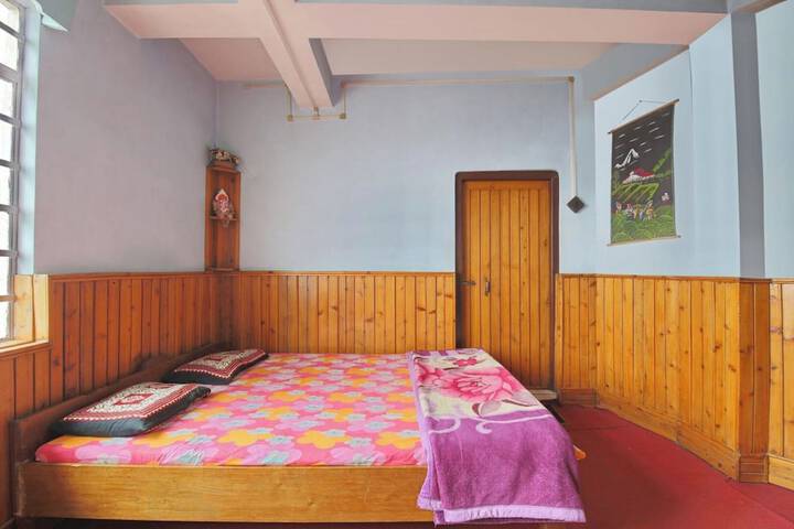 Room 3 of 10