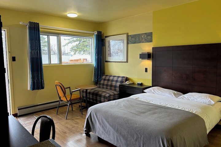 Room 16 of 40
