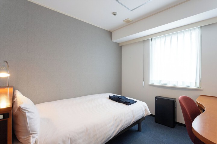 Room 27 of 78