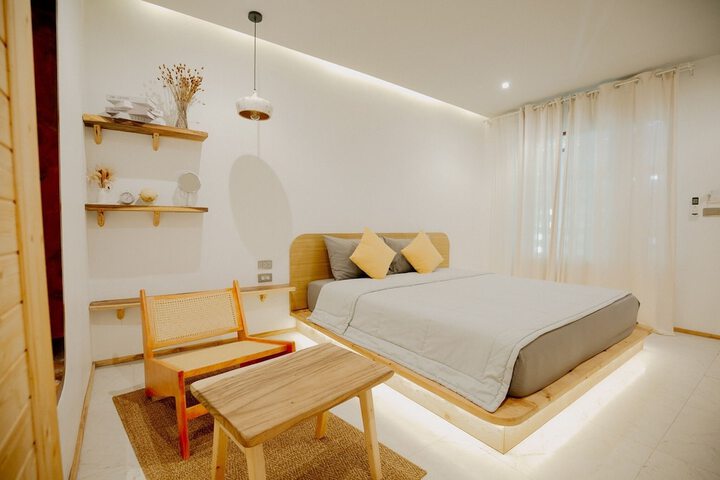 Room 19 of 39