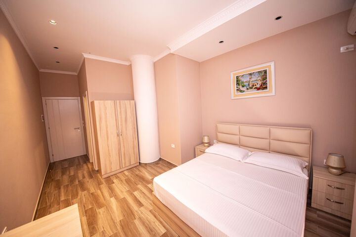 Room 4 of 41