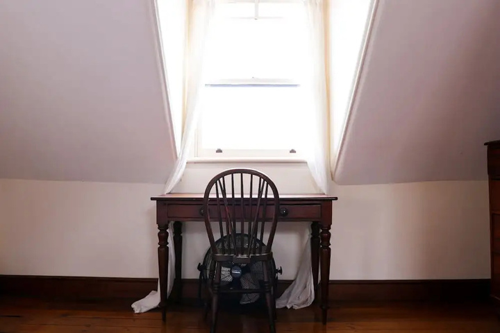 Room 5 of 22