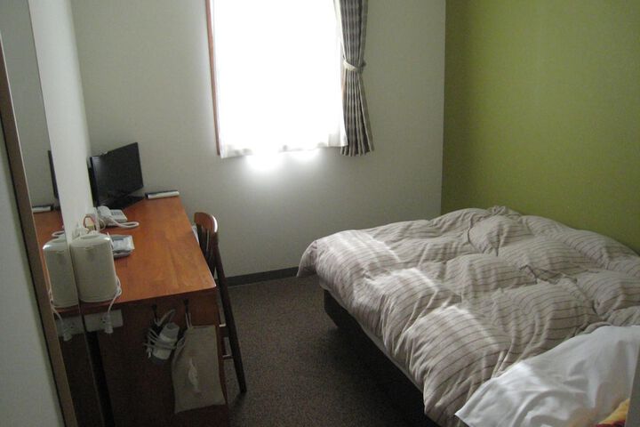 Room 18 of 80