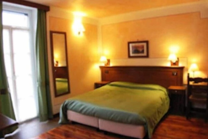 Room 7 of 19