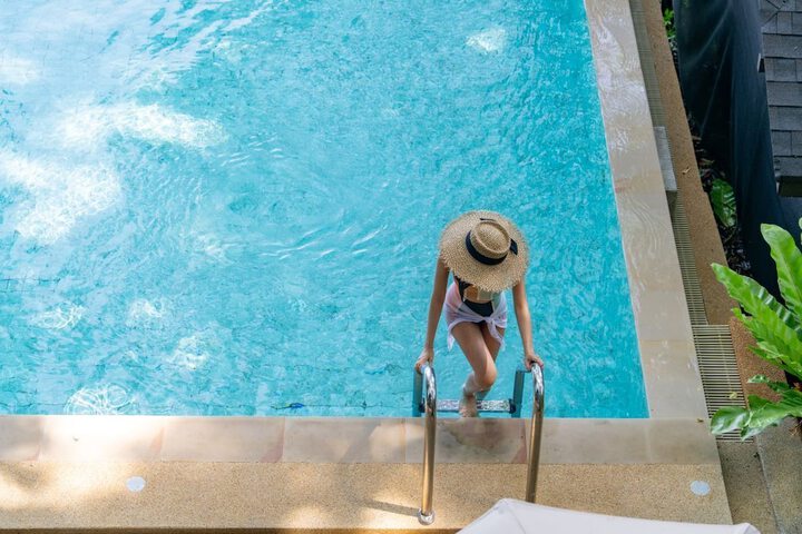 Hotel Pool