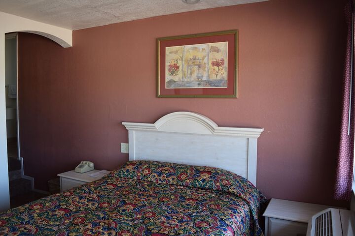 Room 2 of 20