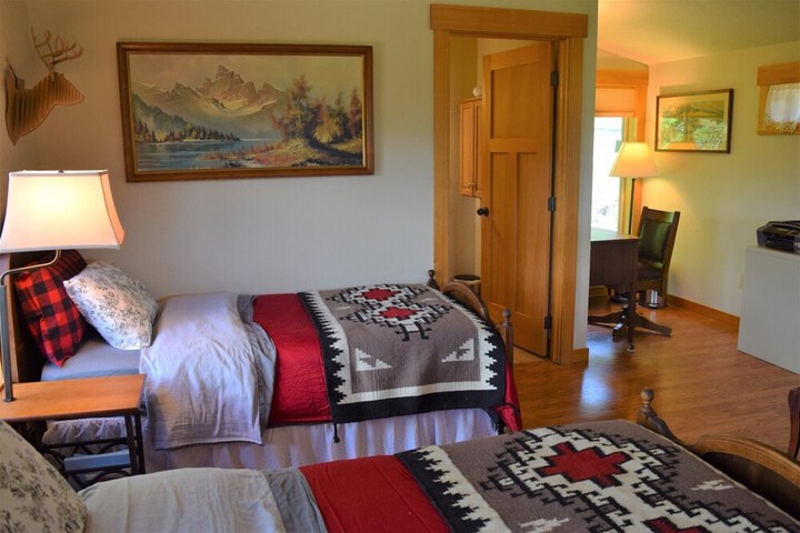 Room 5 of 82