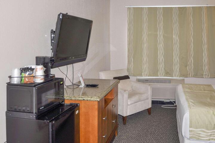 1 King Bed (2 of 2)