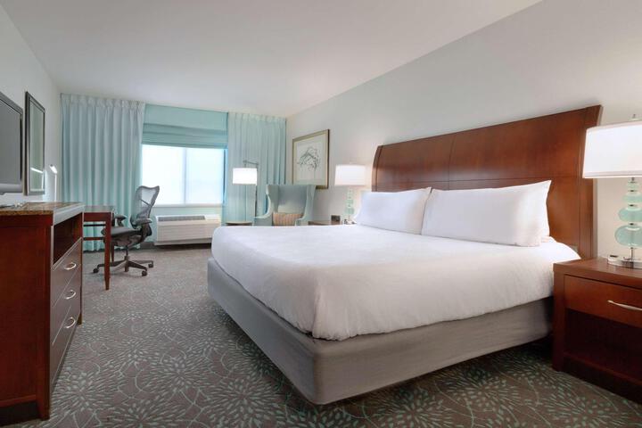 1 King Bed (7 of 16)