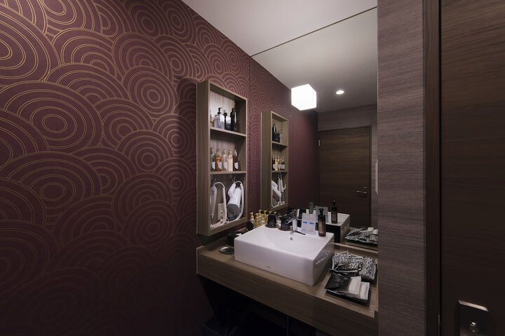 Room 11 of 12
