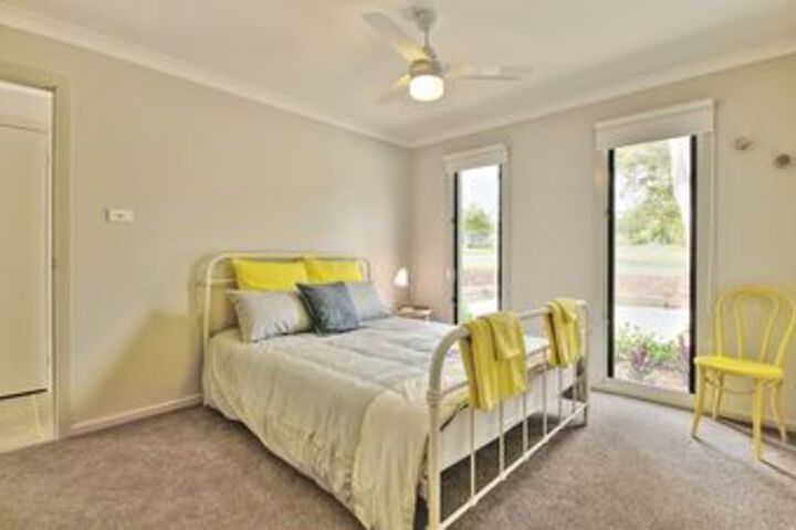 Room 8 of 33