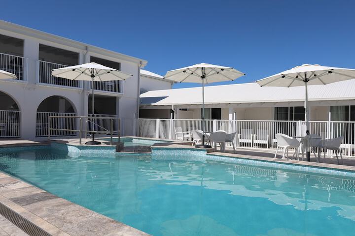 Pool 44 of 56