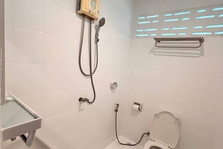 Room 80 of 106