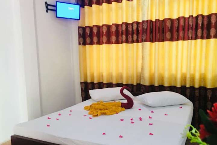 Room 4 of 37