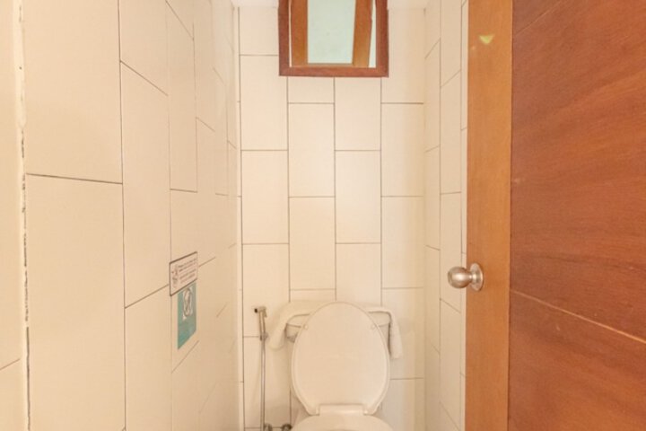 Room 80 of 93