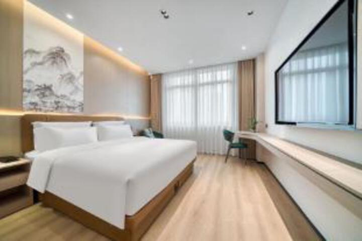 Room 9 of 10