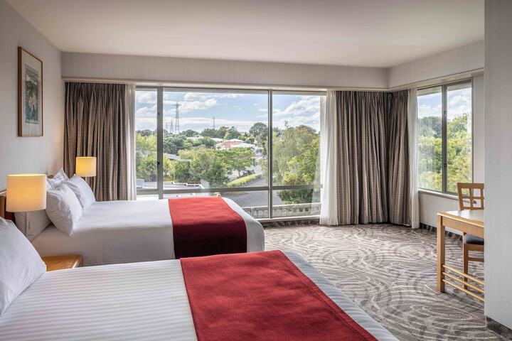 Room 21 of 100