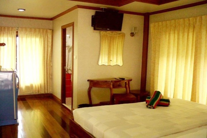 Room 6 of 35
