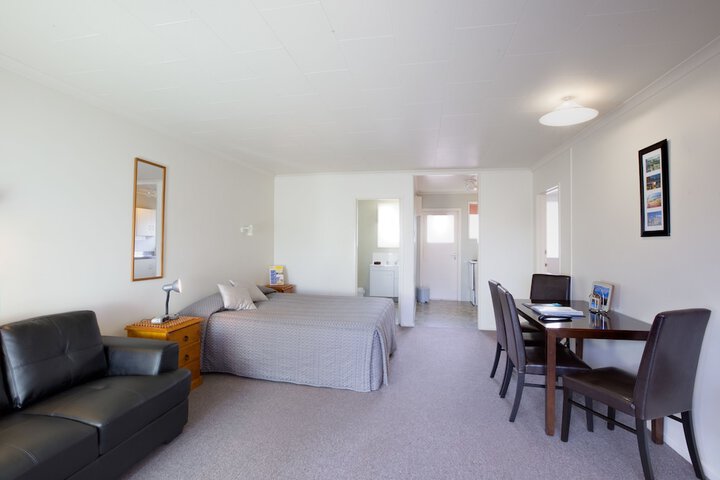 Room 6 of 39