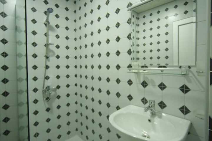 Room 33 of 51