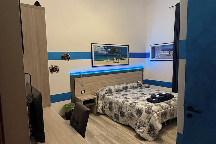 Room 21 of 48