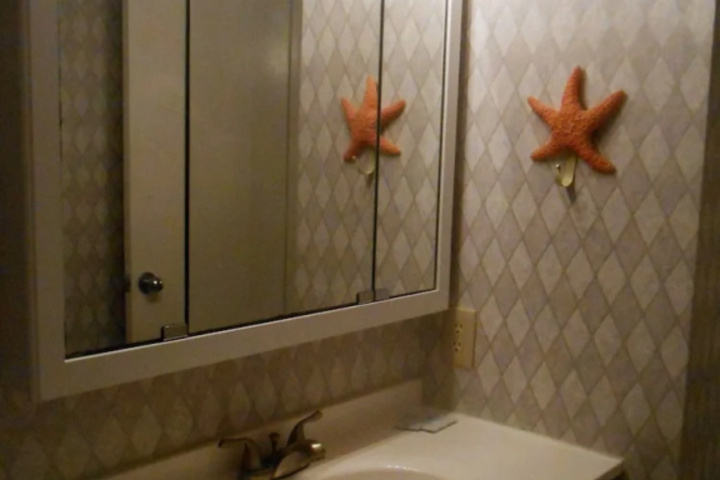 Room 8 of 15