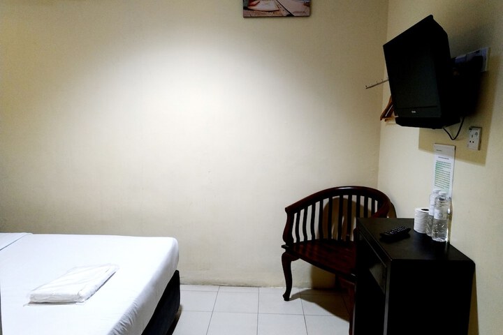 Room 6 of 34