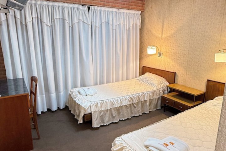 Room 7 of 17