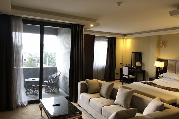 Room 5 of 19