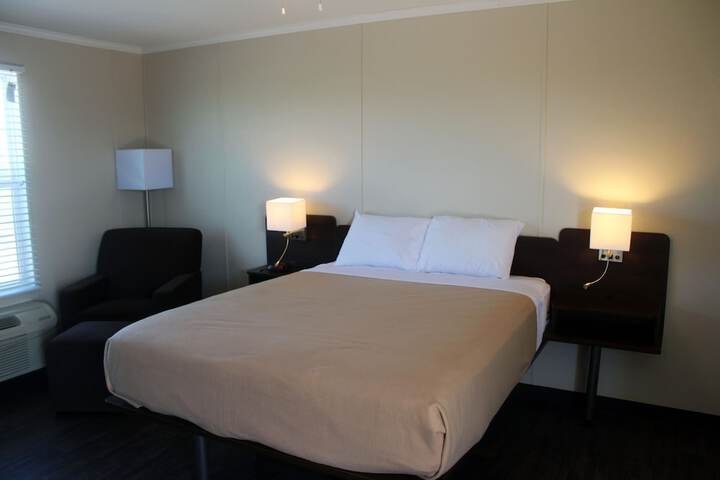 Room 3 of 10