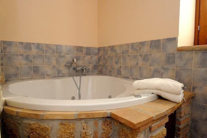 Hot Tub 10 of 13