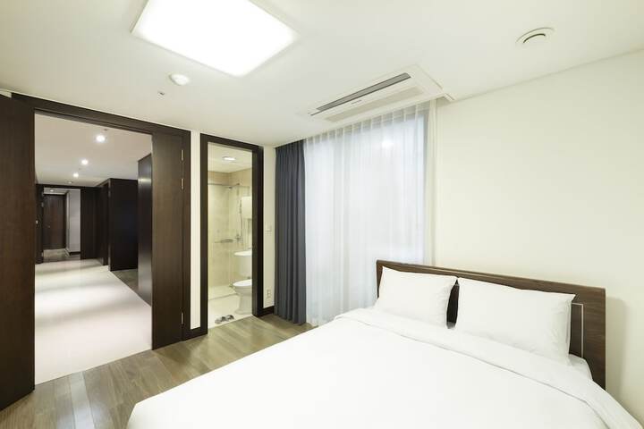 Room 14 of 94