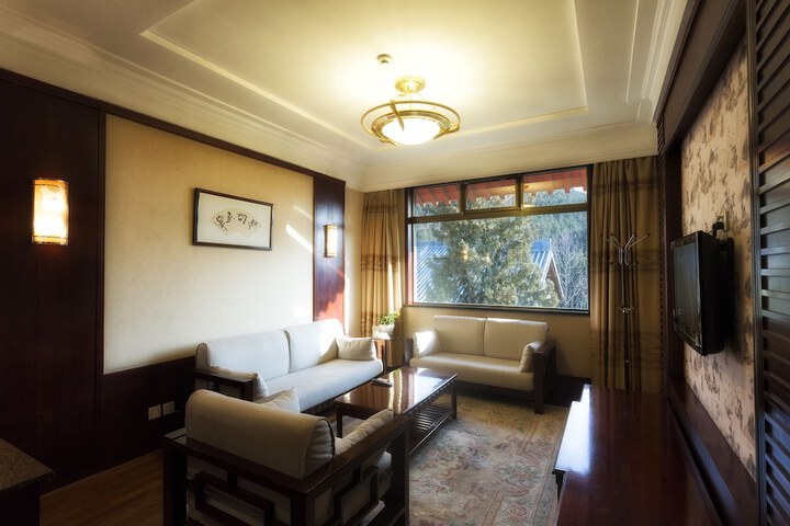 Room 13 of 51