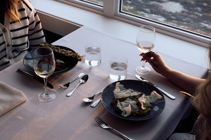Dining 31 of 50