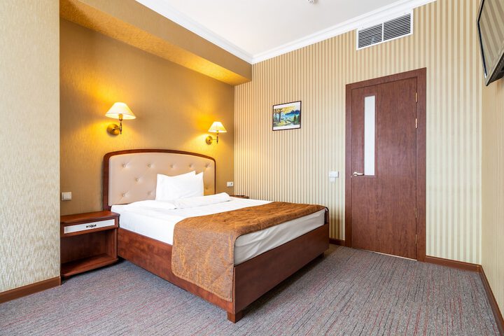 Room 18 of 113