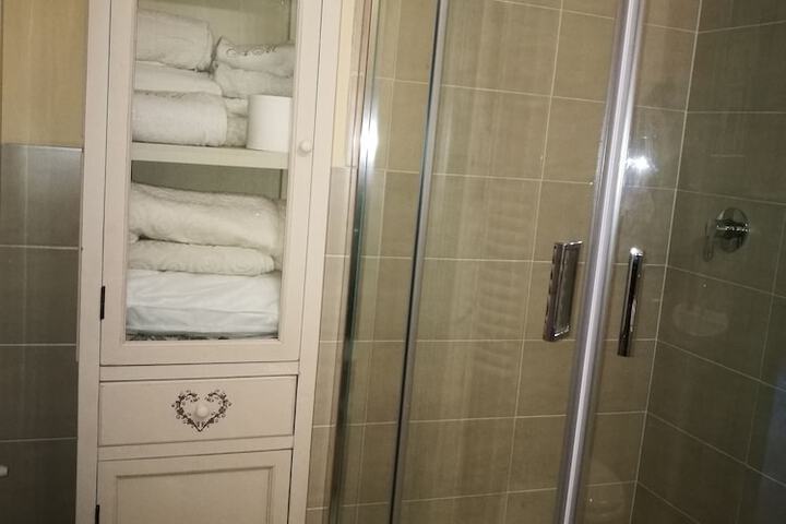 Room 6 of 20