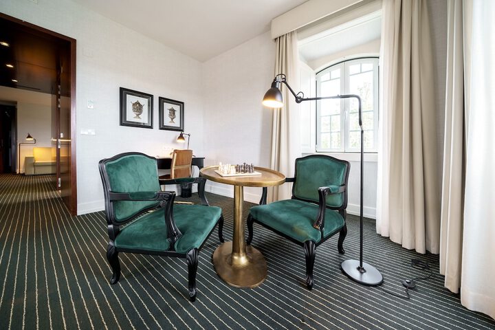 Room 13 of 64