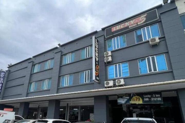 Photo of LUCKY - 5 INN