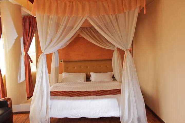 Room 8 of 26
