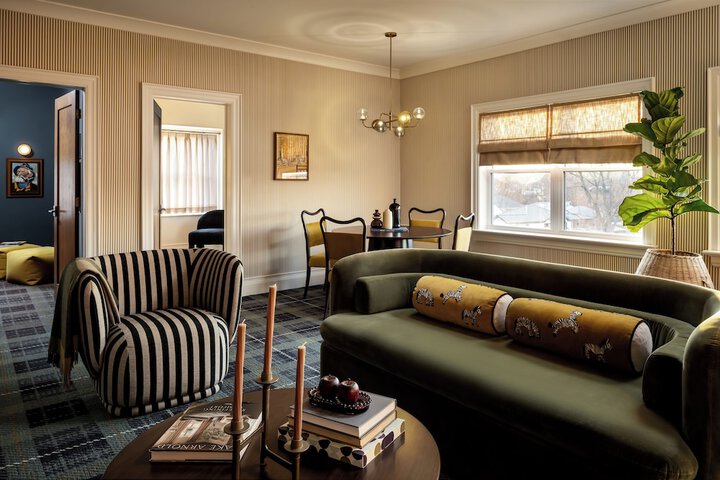 Room 23 of 65