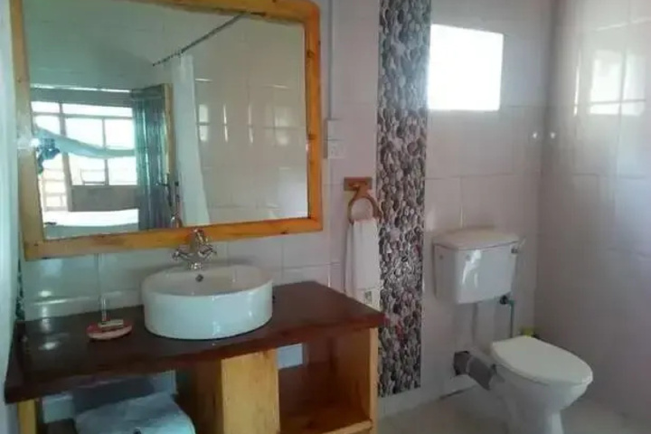 Room 5 of 7