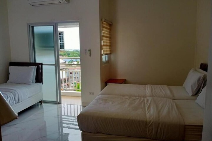 Room 10 of 50