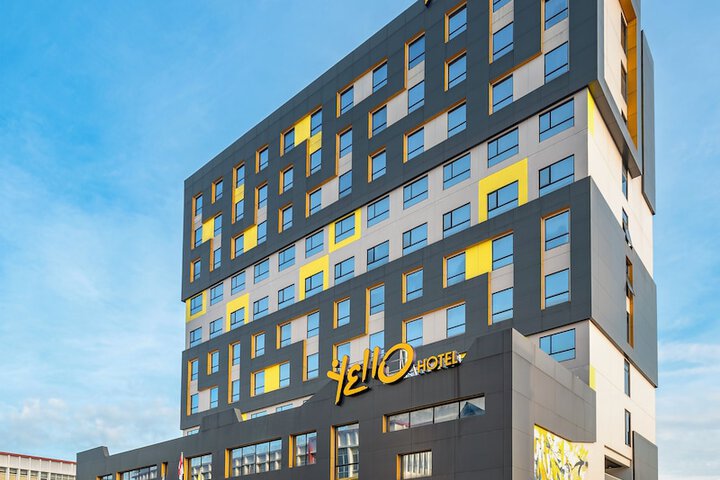 Exterior of YELLO Hotel Jambi