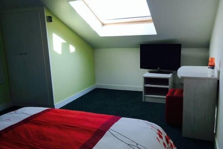 Room 8 of 41